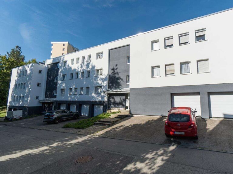 3-Zimmer-Wohnung mit Garage, Stellplatz und Balkon