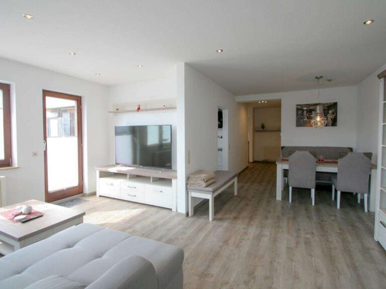 Schicke Wohnung mit Blick auf den Schwarzwald