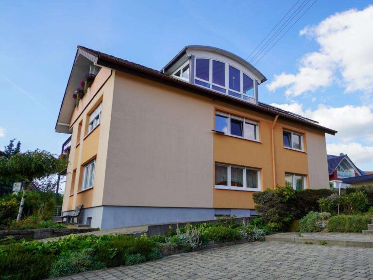 Gepflegtes Zweifamilienhaus