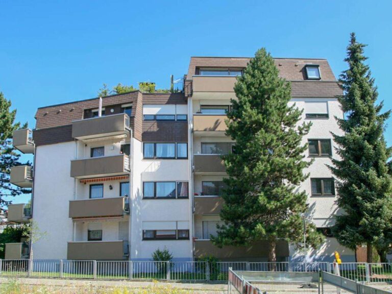 Modernisierte 2-Zimmer-ETW mit Aufzug und Terrasse