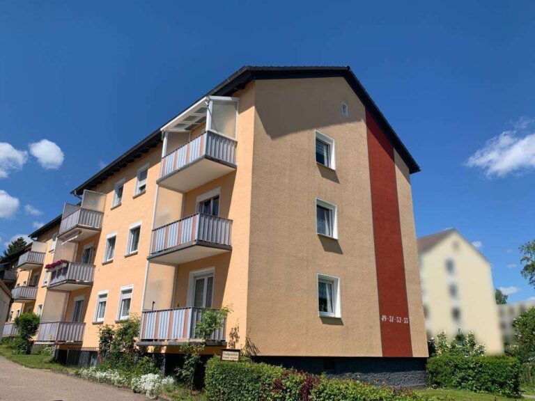 Bezugsfreie 2-Zimmer-Wohnung mit Balkon und Stellplatz