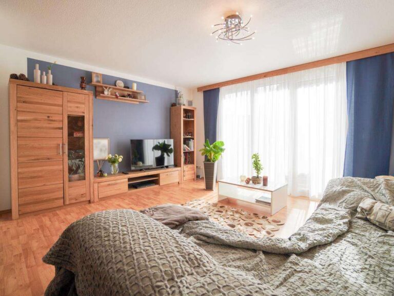 Familienfreundliches 5-Zimmer-Haus in Stadtrandlage