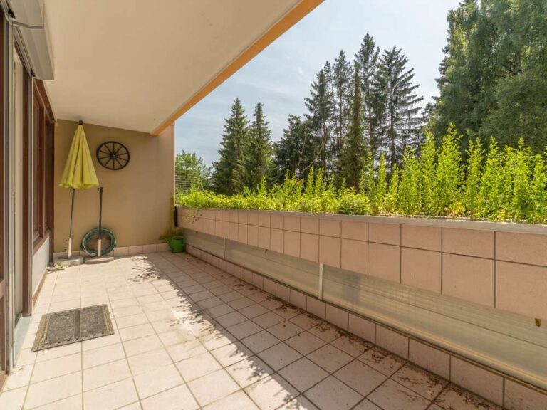Großzügige, modernisierte 3-Zimmer-Wohnung mit zwei Balkonen & Tiefgaragenstellplatz