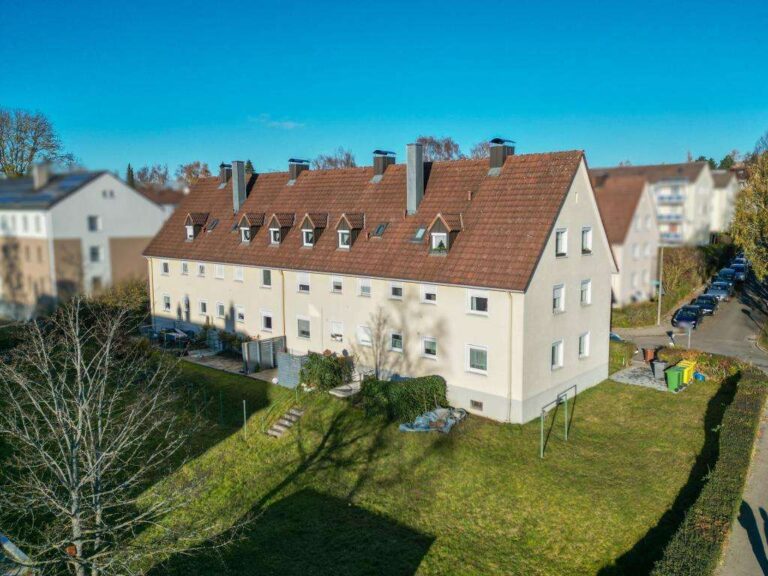 Stadtnahe 2,5-Zimmer-Wohnung mit Kaminofen