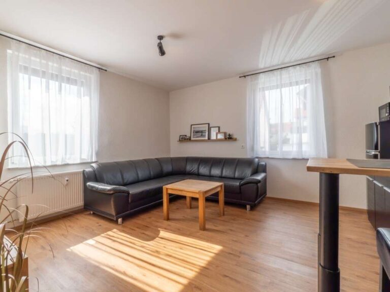 Stilvoll & bezugsfertig – Moderne, möblierte 2-Zimmer-Wohnung!