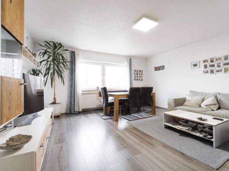 Renovierte, gepflegte 3-Zimmer-Wohnung mit Balkon