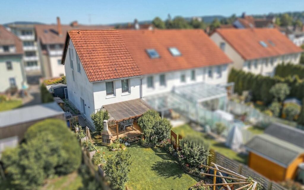 Familienfreundliches Reihenendhaus mit Terrasse und Tiefgarage