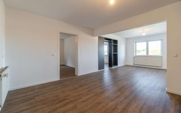 Schöne 3-Zimmer-Wohnung mit Einbauküche und Garage
