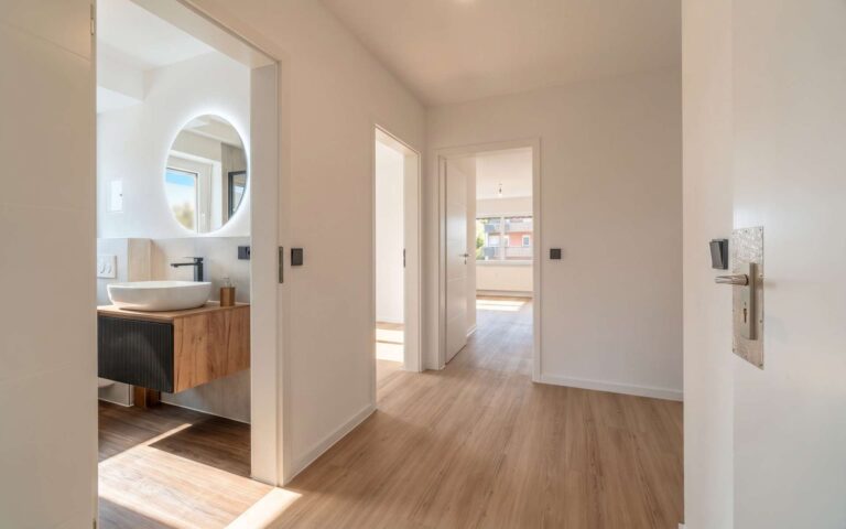 Stilvoll sanierte 2-Zimmer-Wohnung mit West-Balkon