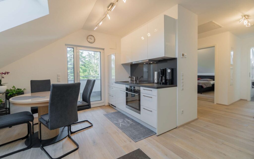 Neuwertige 2-Zimmer-Wohnung mit Loggia in Hochemmingen