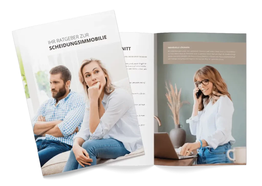Paar und Frau mit Broschüre zur Scheidungsimmobilie